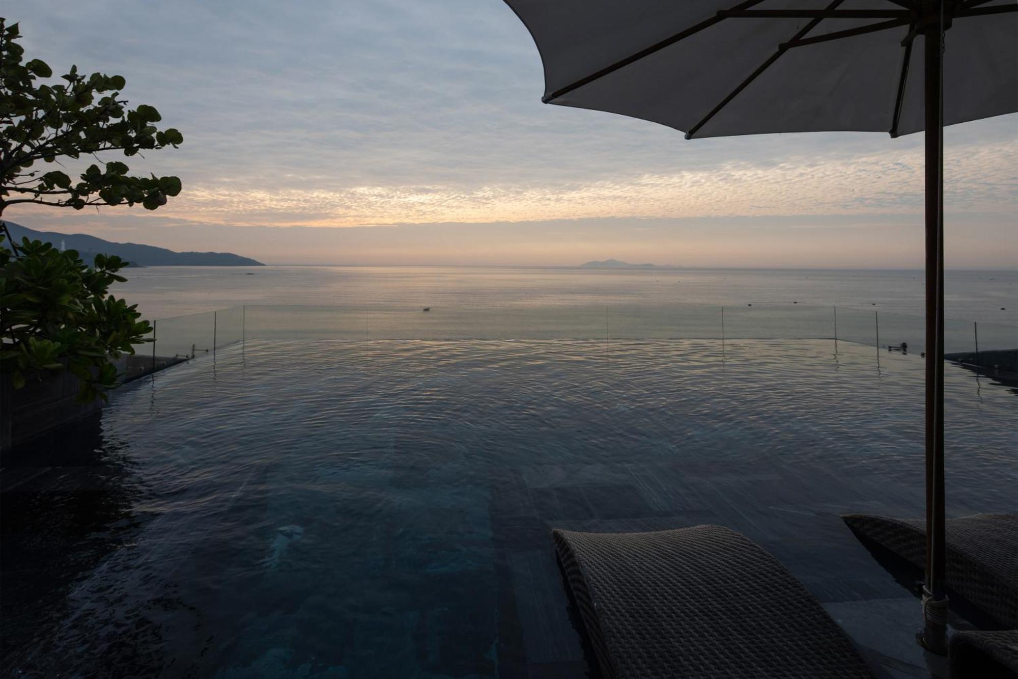 Leaf Beachfront Hotel Da Nang Exterior photo