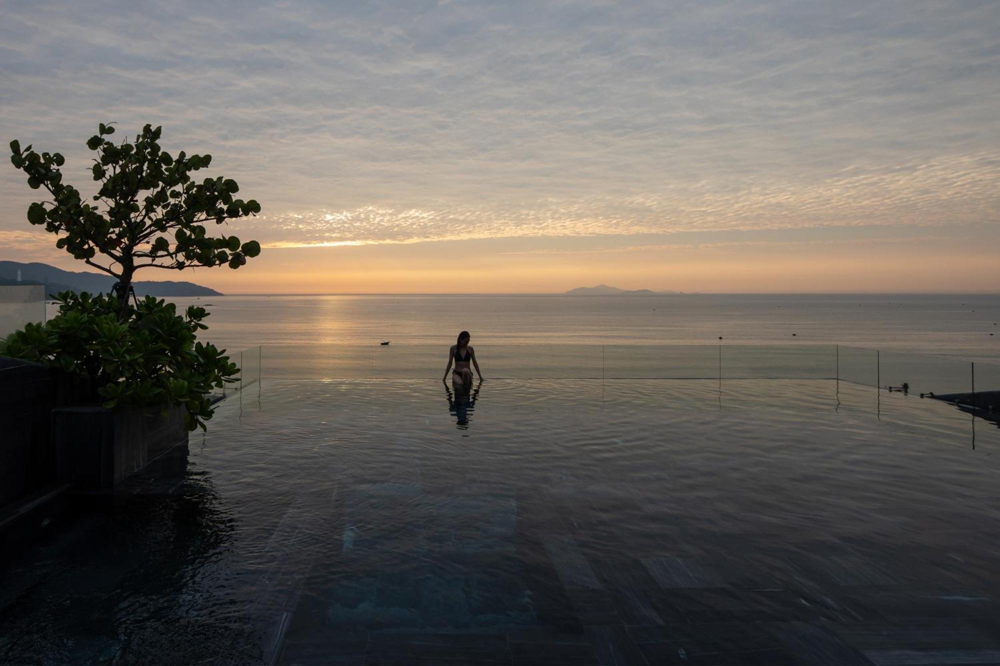 Leaf Beachfront Hotel Da Nang Exterior photo