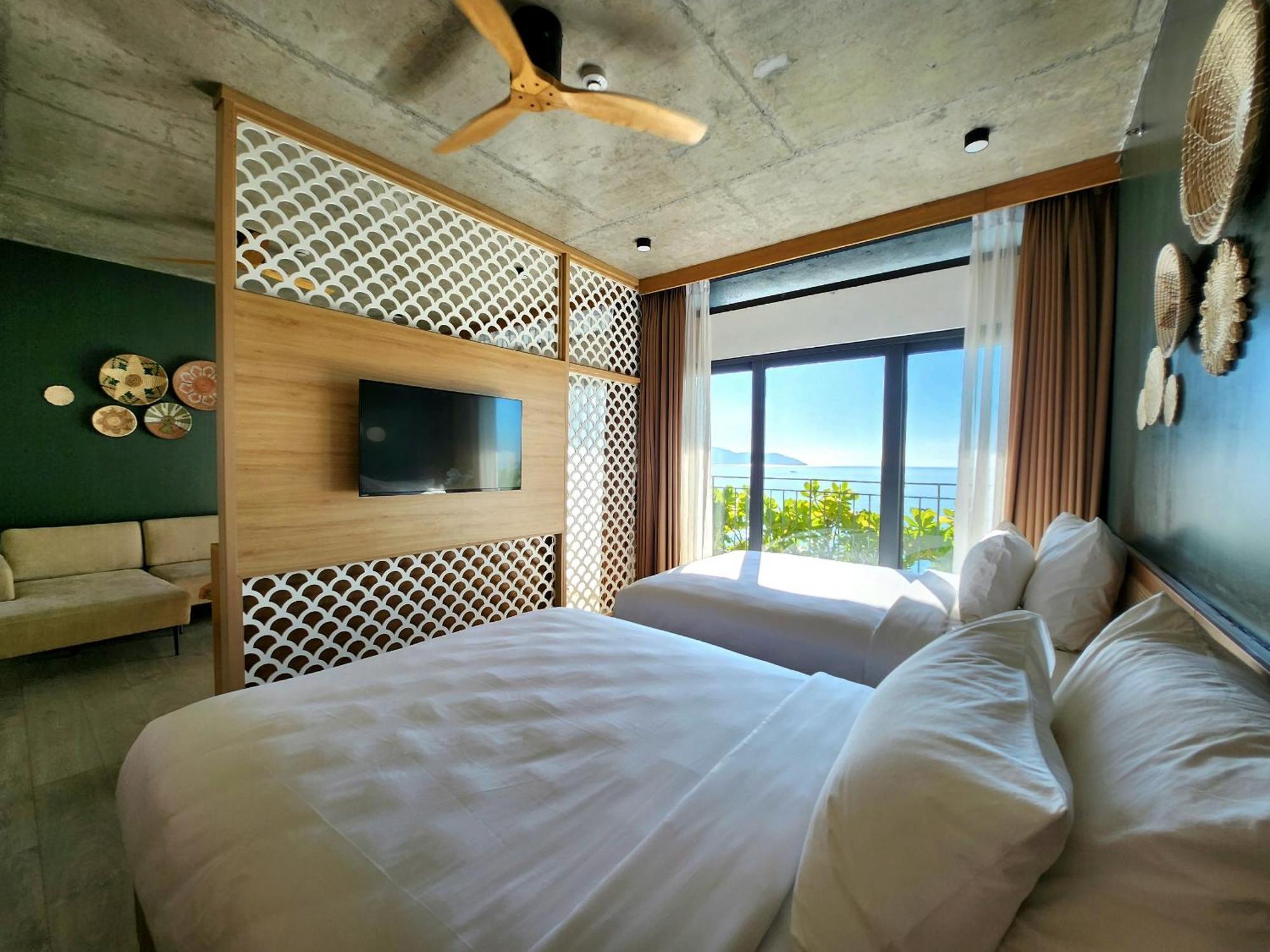 Leaf Beachfront Hotel Da Nang Exterior photo