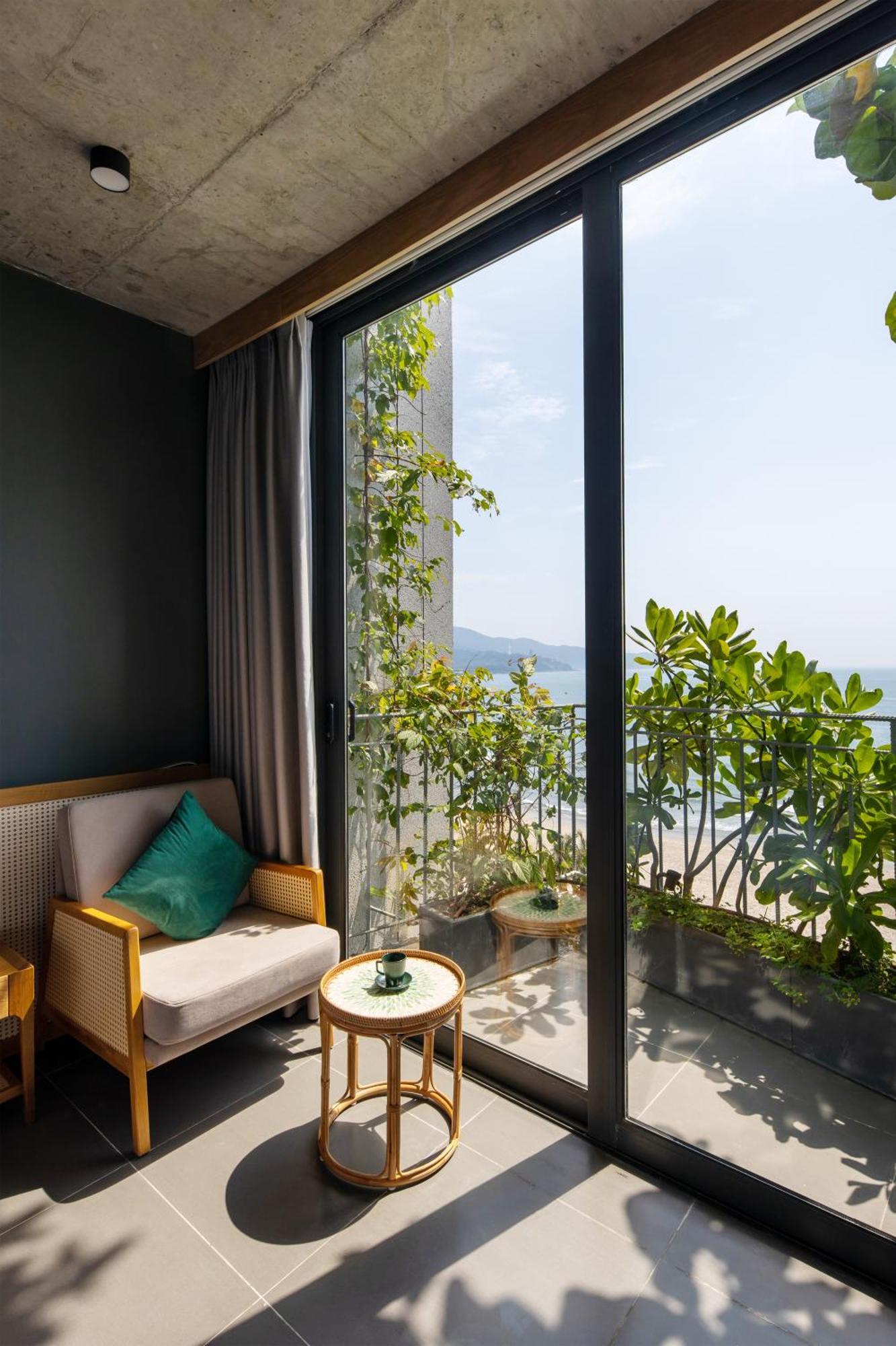 Leaf Beachfront Hotel Da Nang Exterior photo