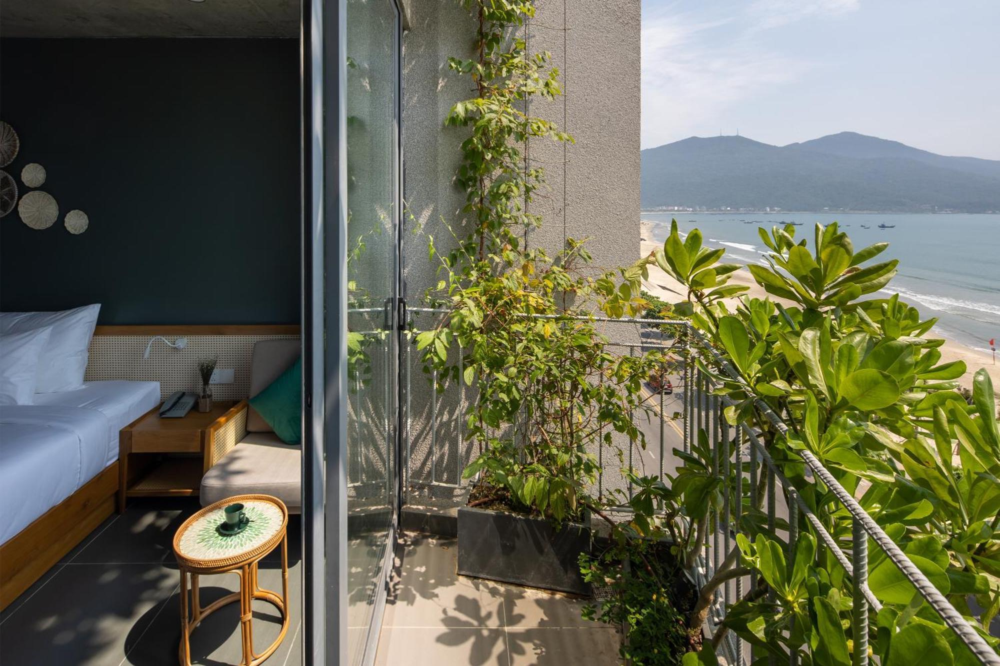 Leaf Beachfront Hotel Da Nang Exterior photo